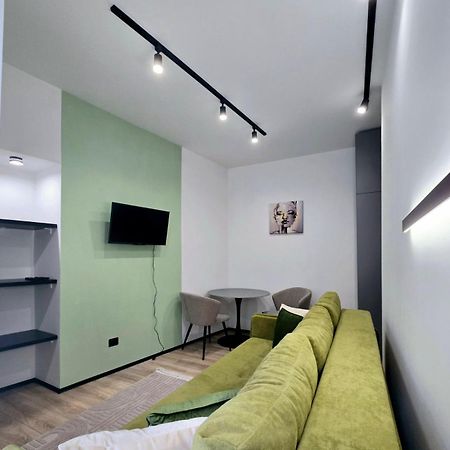Apartment In The City Center Near The Park Львов Экстерьер фото